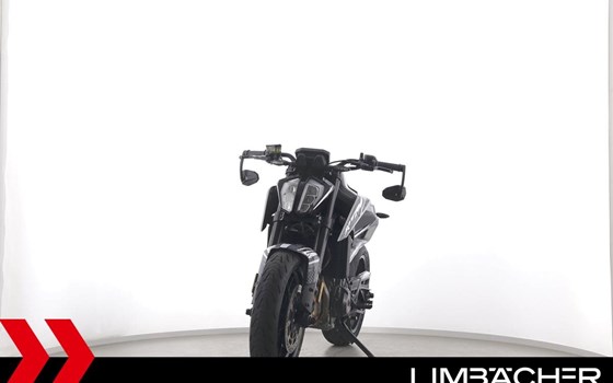 Gebrauchtmotorrad KTM 790 Duke L - Bild 3