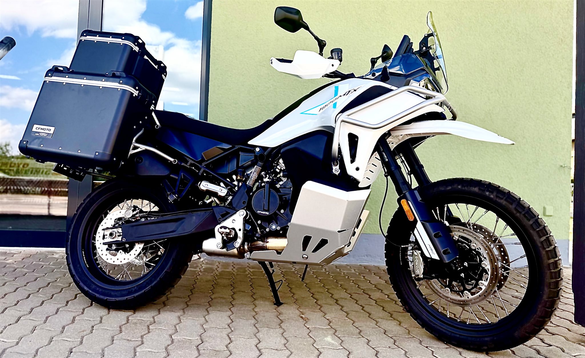 CFMOTO 1000MT-X