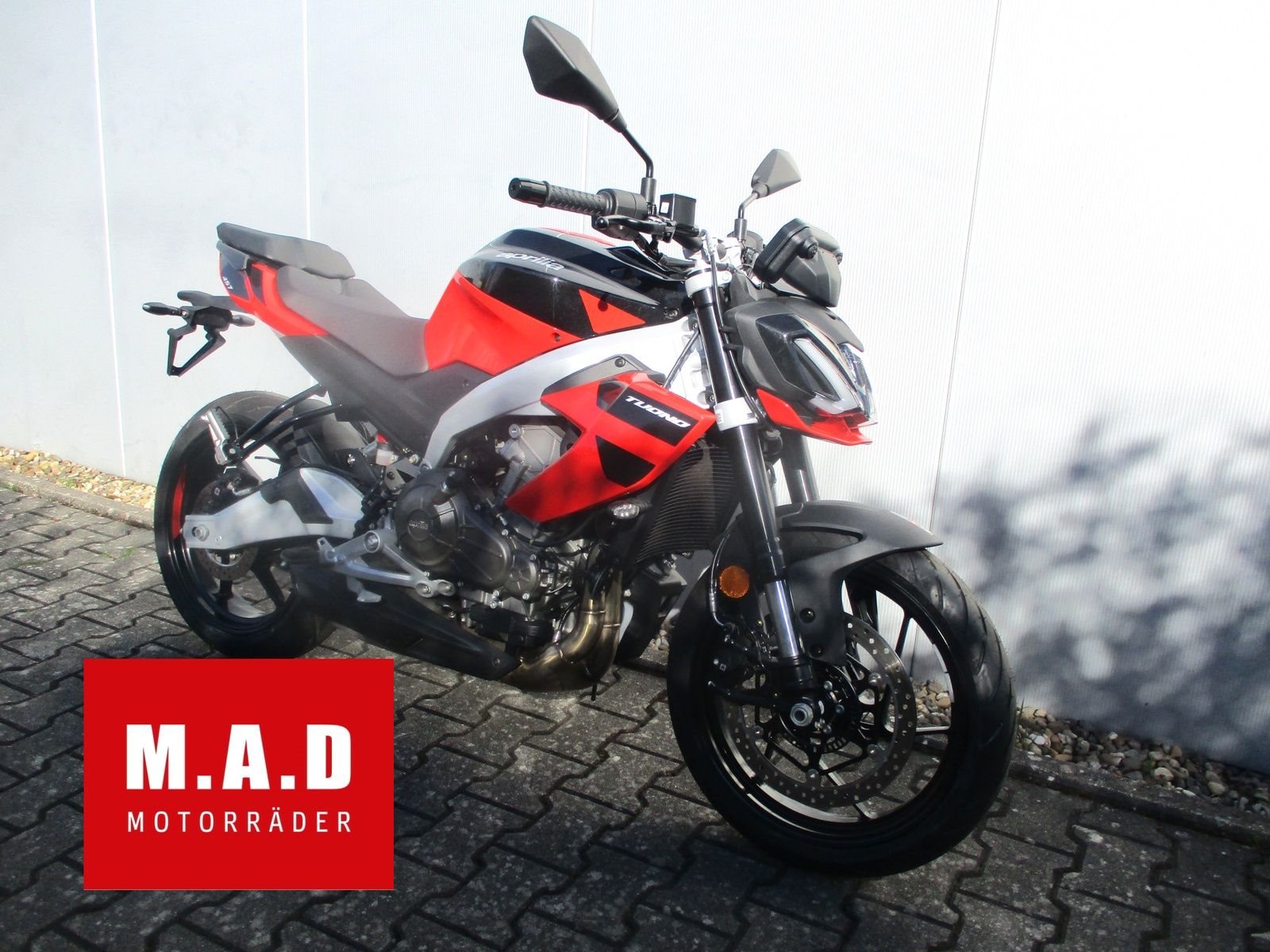 Aprilia Tuono 457