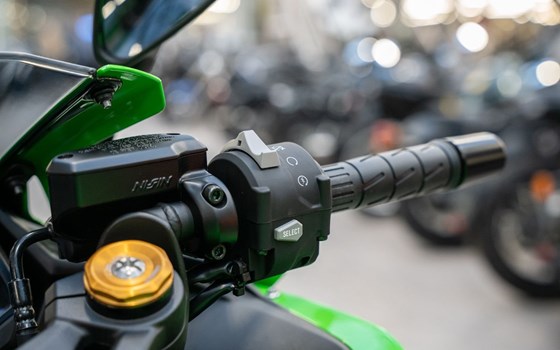 Neufahrzeug Kawasaki Ninja ZX-4RR - Bild 10