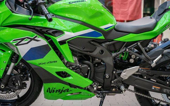 Neufahrzeug Kawasaki Ninja ZX-4RR - Bild 15