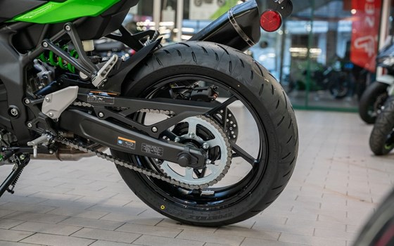 Neufahrzeug Kawasaki Ninja ZX-4RR - Bild 16
