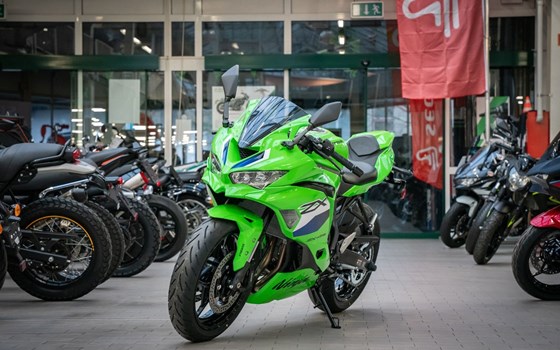 Neufahrzeug Kawasaki Ninja ZX-4RR - Bild 3