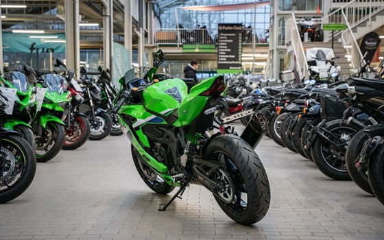 Neufahrzeug Kawasaki Ninja ZX-4RR - Bild 4