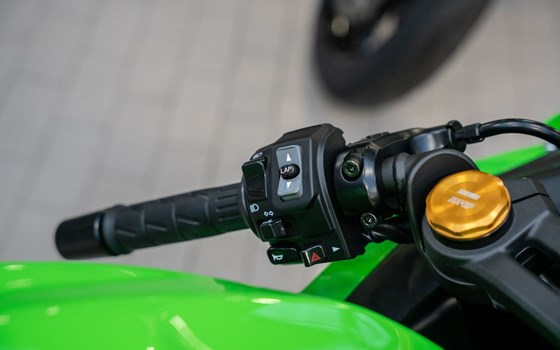 Neufahrzeug Kawasaki Ninja ZX-4RR - Bild 6
