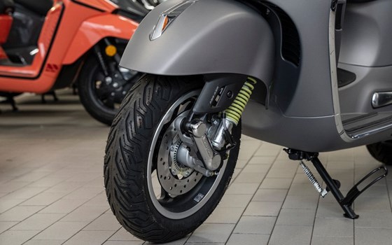 Neufahrzeug Vespa GTS 125 Supertech iGET - Bild 8