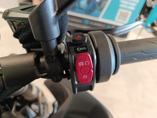 CFMOTO 800NK Advanced (schwarz) - Bild 5