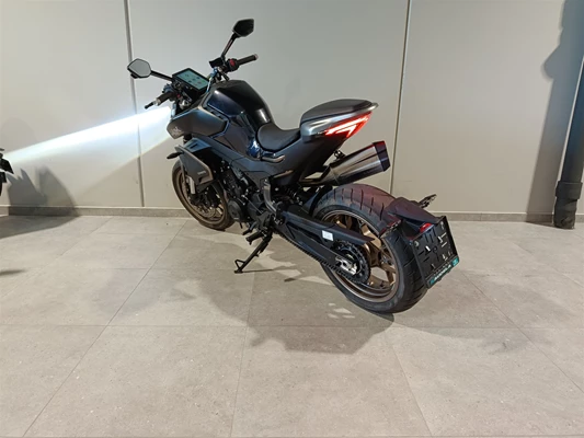 CFMOTO 800NK Advanced (schwarz) - Bild 2