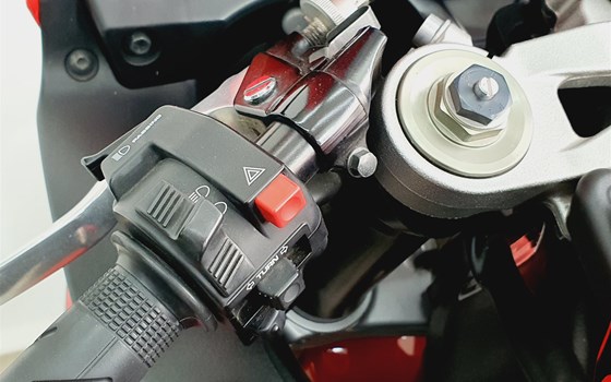 Gebrauchtmotorrad Honda CBR1000RR Fireblade - Bild 11