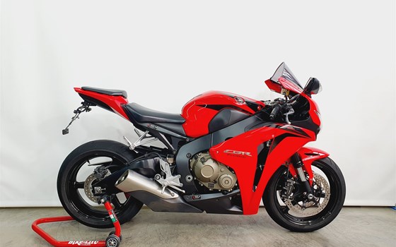 Gebrauchtmotorrad Honda CBR1000RR Fireblade - Bild 1