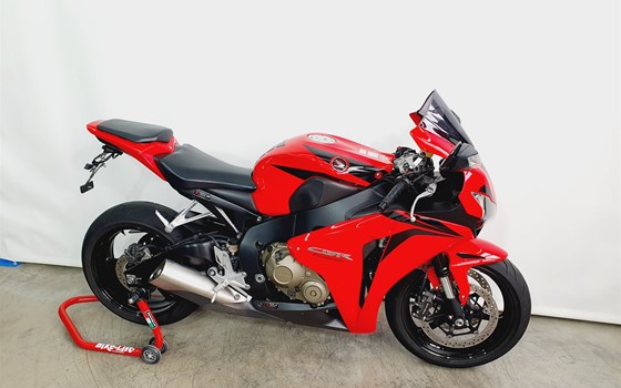 Gebrauchtmotorrad Honda CBR1000RR Fireblade - Bild 2
