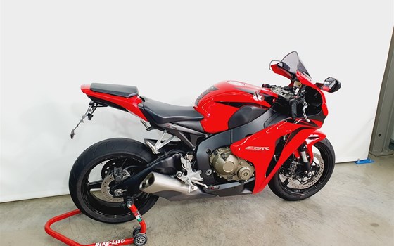Gebrauchtmotorrad Honda CBR1000RR Fireblade - Bild 3