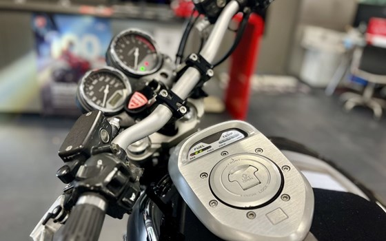 Gebrauchtmotorrad Honda X4 (SC38) - Bild 9