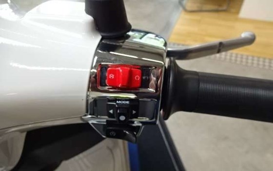 Neufahrzeug Vespa Primavera 125 - Bild 8