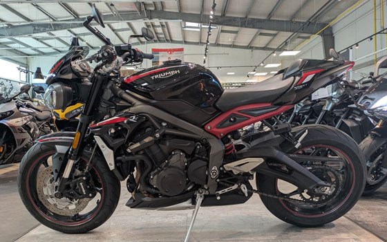 Gebrauchtmotorrad Triumph Street Triple 765 R - Bild 1