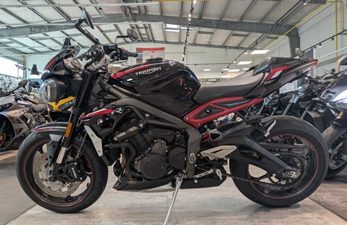 Gebrauchtmotorrad Triumph Street Triple 765 R