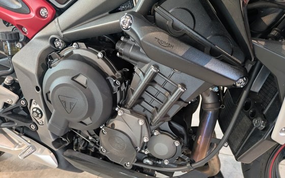 Gebrauchtmotorrad Triumph Street Triple 765 R - Bild 4