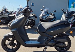 Neumotorrad Peugeot Kisbee 50 Black Edition