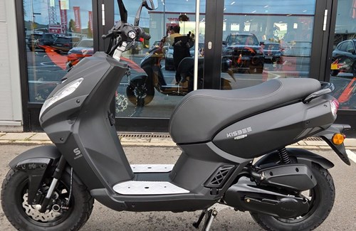 Neumotorrad Peugeot Kisbee S Naked