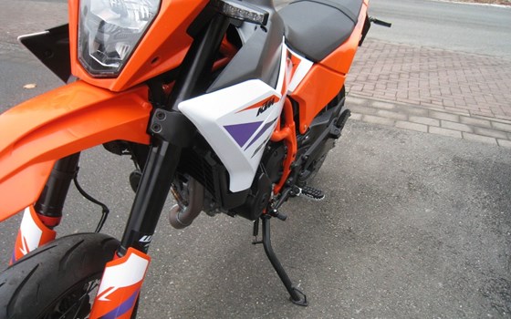 Neufahrzeug KTM 390 SMC R - Bild 14