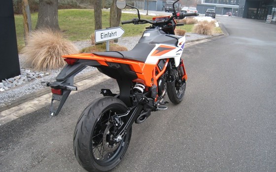 Neufahrzeug KTM 390 SMC R - Bild 9