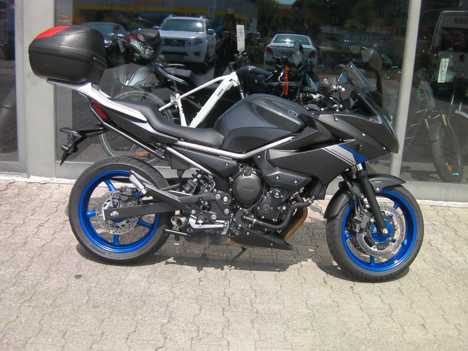 Yamaha XJ6 Diversion