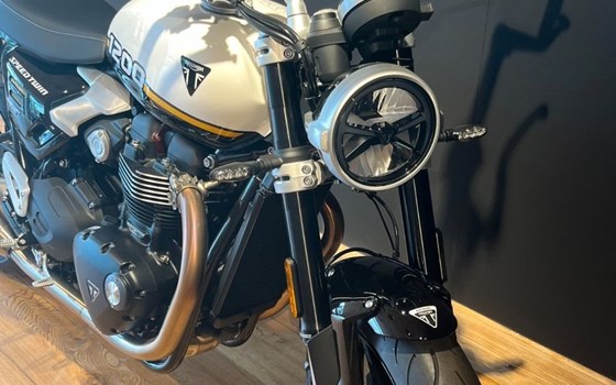 Gebrauchtmotorrad Triumph Speed Twin 1200 - Bild 2