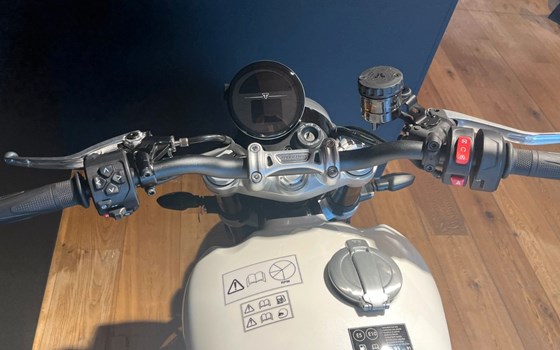 Gebrauchtmotorrad Triumph Speed Twin 1200 - Bild 6
