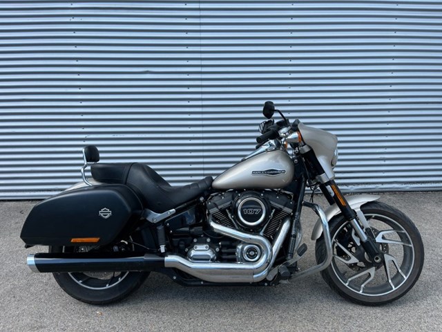 Harley-Davidson Softail Sport Glide FLSB (silber) - Bild 2
