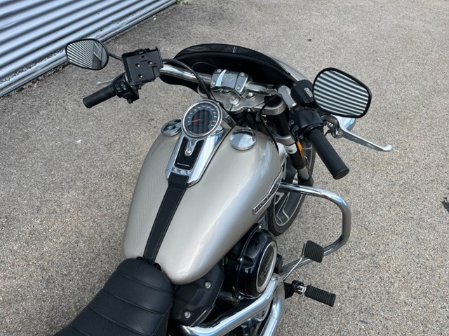 Harley-Davidson Softail Sport Glide FLSB (silber) - Bild 5