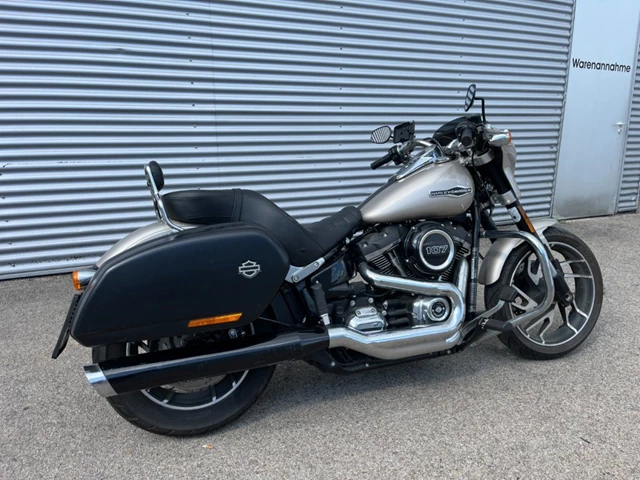 Harley-Davidson Softail Sport Glide FLSB (silber) - Bild 7