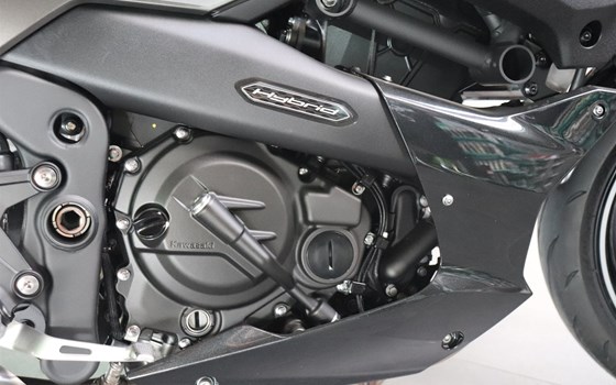 Gebrauchtmotorrad Kawasaki Z7 Hybrid - Bild 3