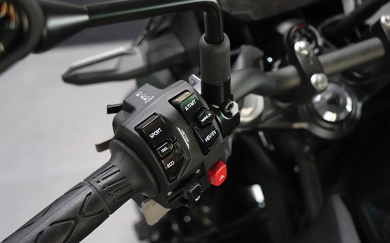 Gebrauchtmotorrad Kawasaki Z7 Hybrid - Bild 4