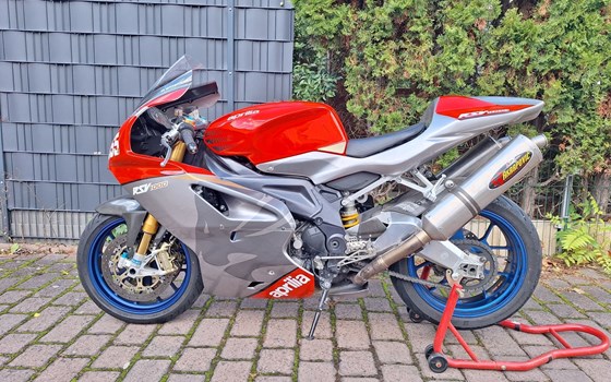 Gebrauchtmotorrad Aprilia RSV 1000 R Factory (RSV Mille R Factory) - Bild 1