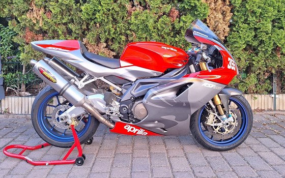 Gebrauchtmotorrad Aprilia RSV 1000 R Factory (RSV Mille R Factory) - Bild 2