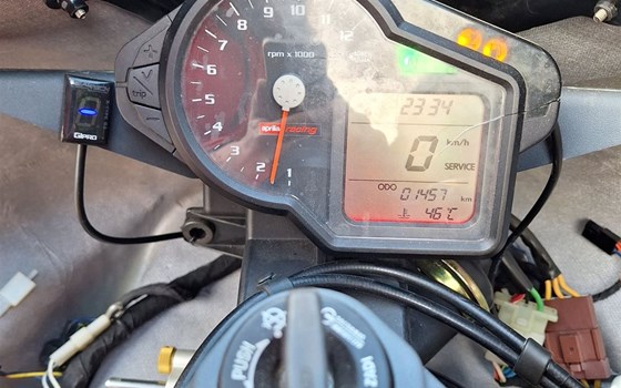 Gebrauchtmotorrad Aprilia RSV 1000 R Factory (RSV Mille R Factory) - Bild 5