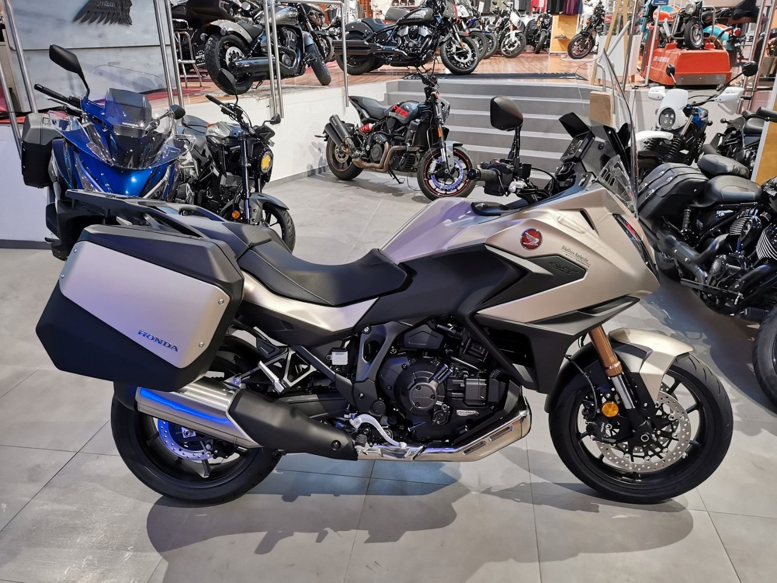 Honda NT1100 DCT Electronic Suspension