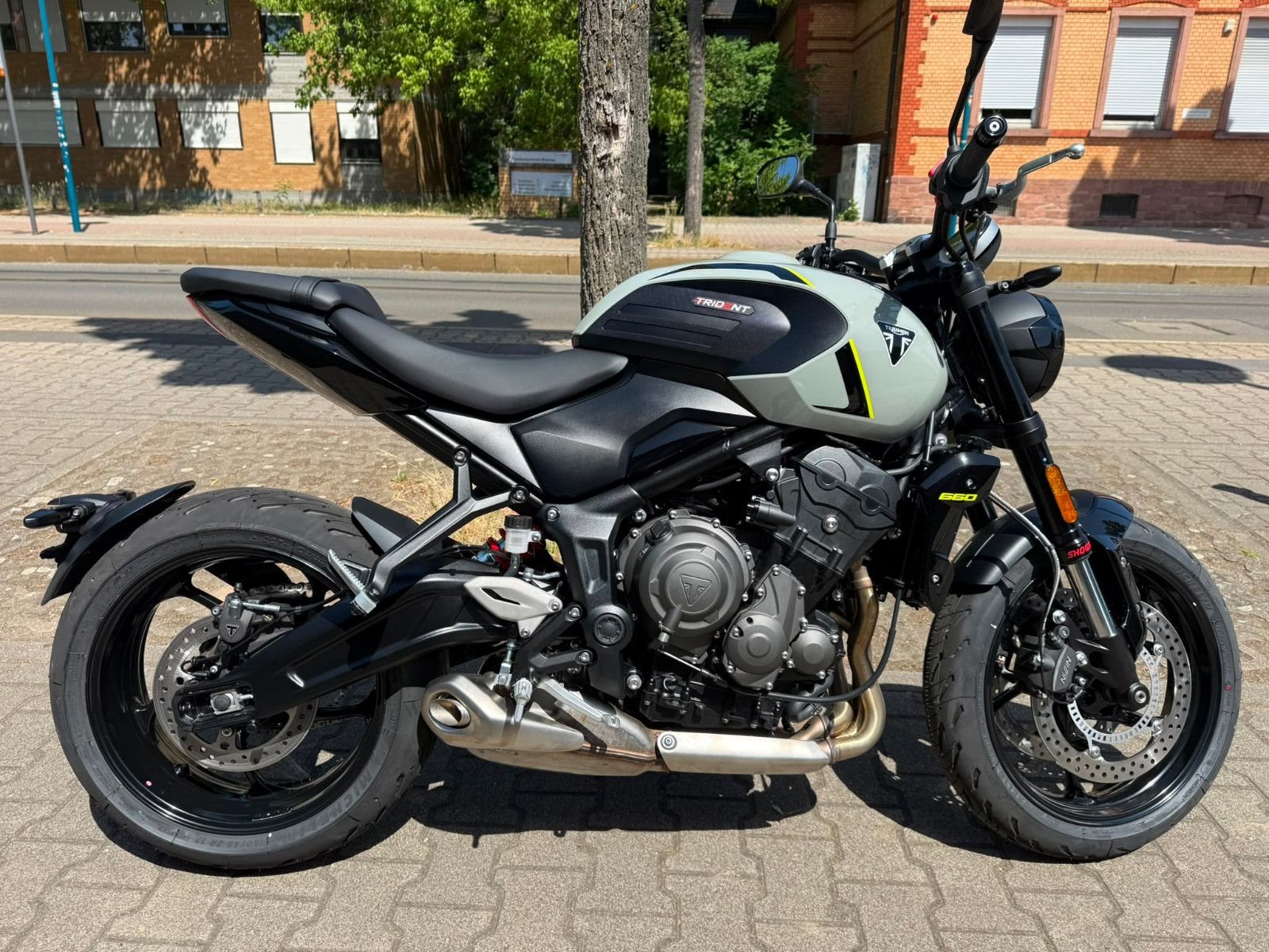 Triumph Trident 660