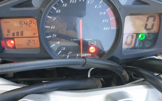 Gebrauchtmotorrad Suzuki GSR 600 - Bild 3