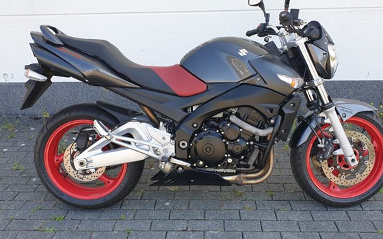 Gebrauchtmotorrad Suzuki GSR 600 - Bild 1