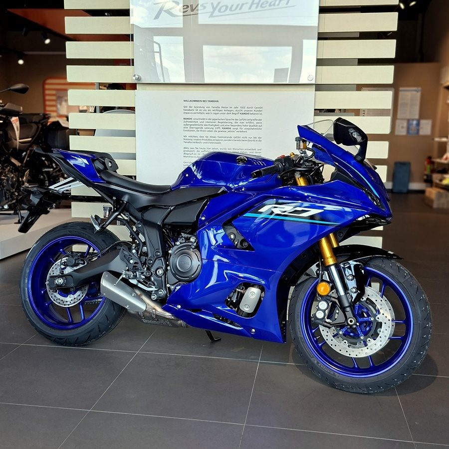 Yamaha R7