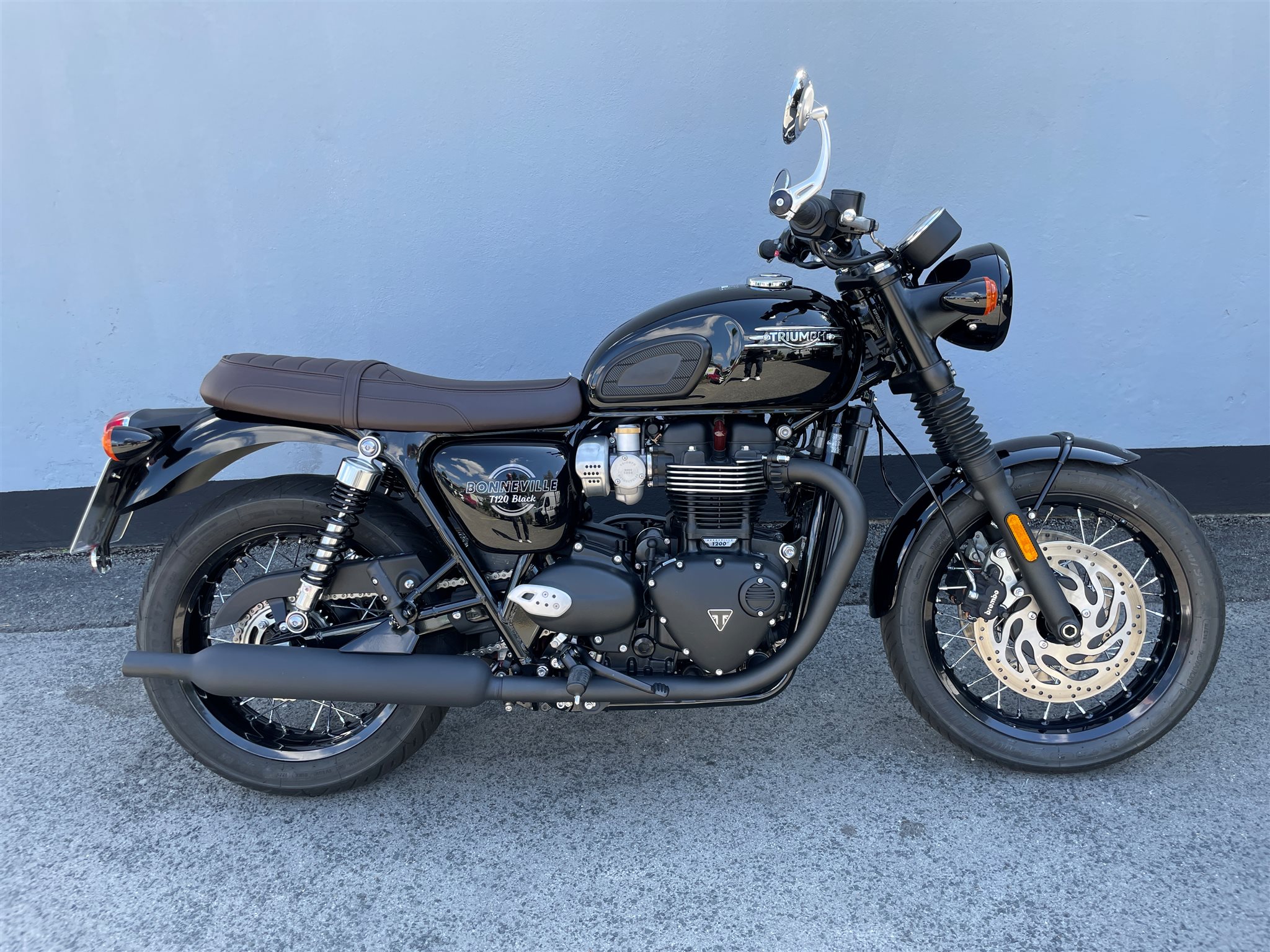Triumph Bonneville T120 Black