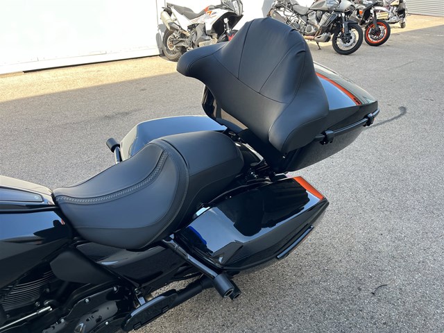 Harley-Davidson Street Glide FLHX (Vivid Black/Black Finish) - Bild 10