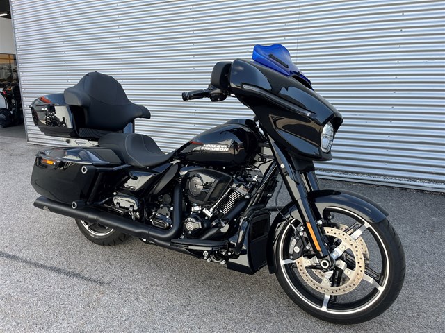 Harley-Davidson Street Glide FLHX (Vivid Black/Black Finish) - Bild 3