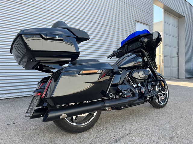 Harley-Davidson Street Glide FLHX (Vivid Black/Black Finish) - Bild 7