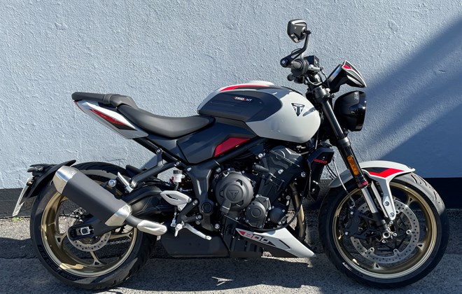 Triumph Trident 800
