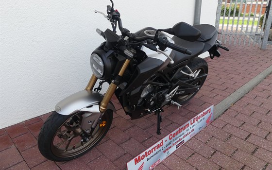 Gebrauchtmotorrad Honda CB125R - Bild 4