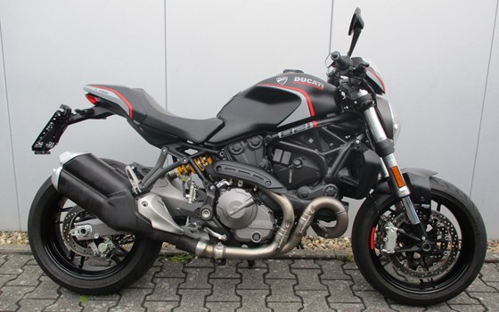 Gebrauchtmotorrad Ducati Monster 821 Stealth - Bild 3
