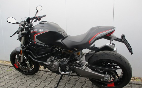 Gebrauchtmotorrad Ducati Monster 821 Stealth - Bild 5