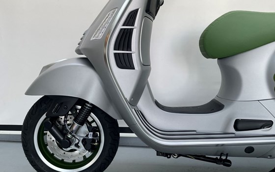 Neufahrzeug Vespa GTS 310 Edizione Ottantesimo - Bild 6